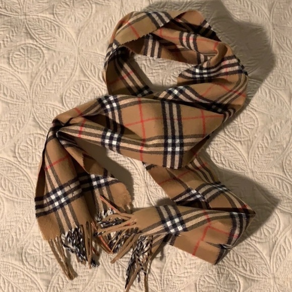 Burberry Accessories - Burberry 100% cashmere scarf